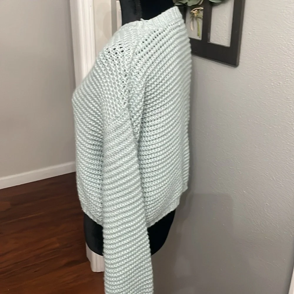 Forever 21 Women’s Knit Sweater Cropped Light Turquoise Relaxed Fit